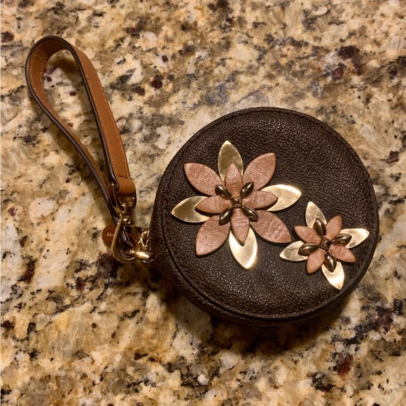 Michael Kors Small Round Coin Wristlet *Unique* NWOT Gift - Picture 6 of 6